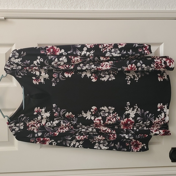 White House Black Market Tops - White house Black Market tunic. Sz Small